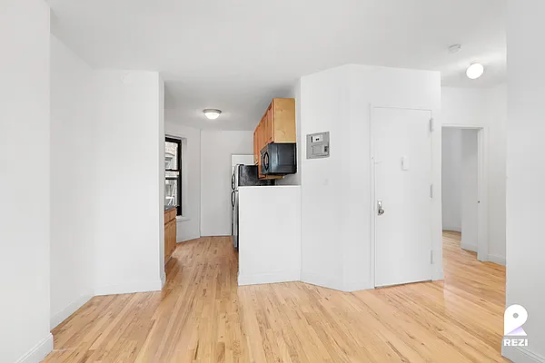 Rented by REZI | media 2