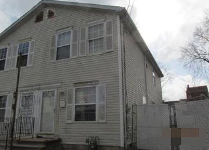 2nd image of 123 Humboldt St