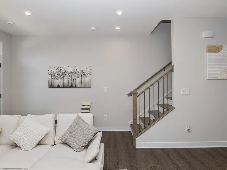 4820 Chastain Ave — Photo 7
