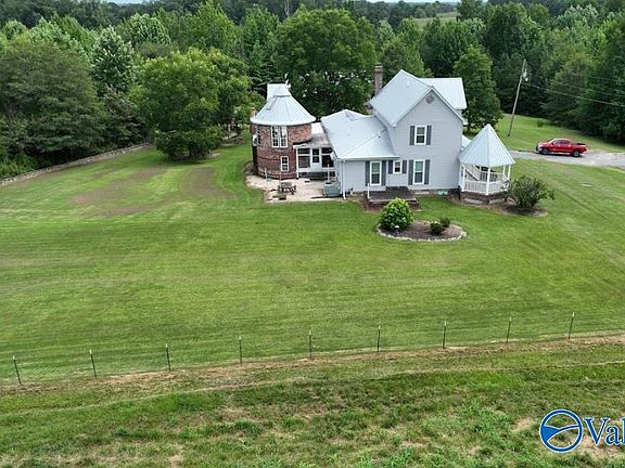 2nd image of 271 Myles St