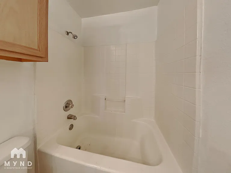 327 W Little Creek Rd — Photo 9