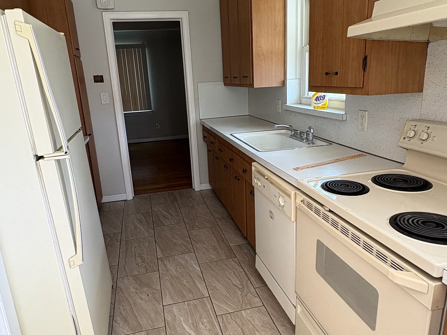 3 bed, 1367 sqft, $1,800 — Photo 3