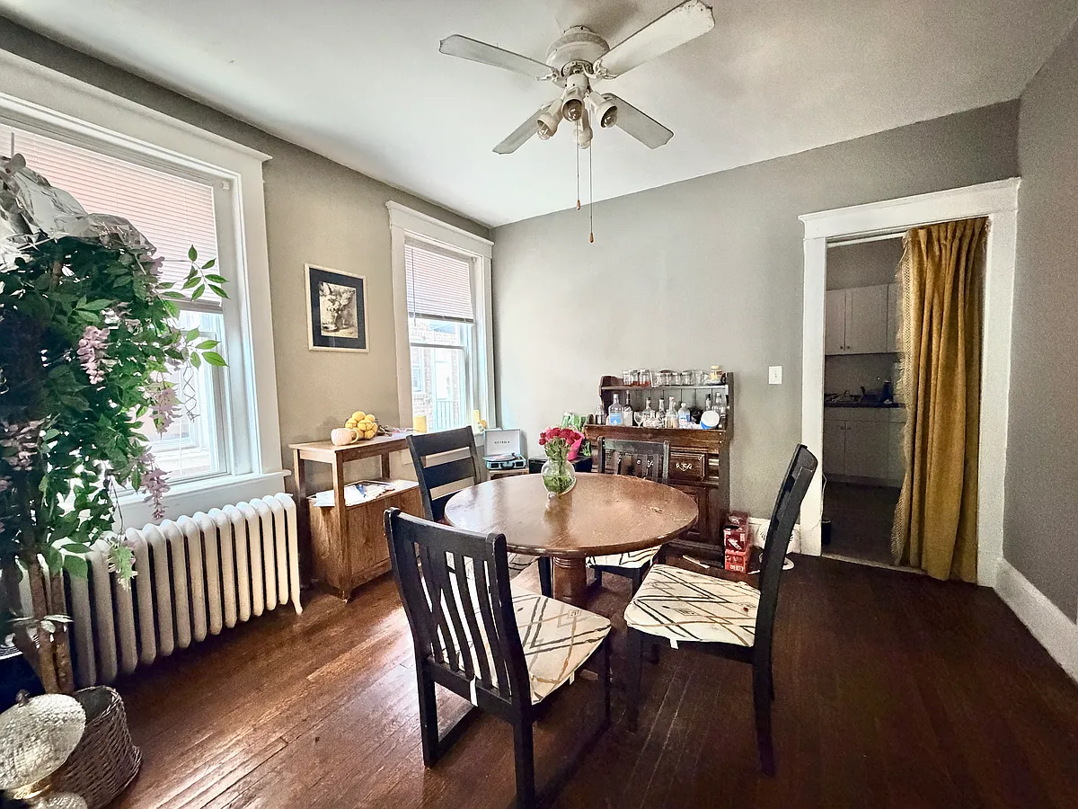 Building Photo - 118 N Morris St #2