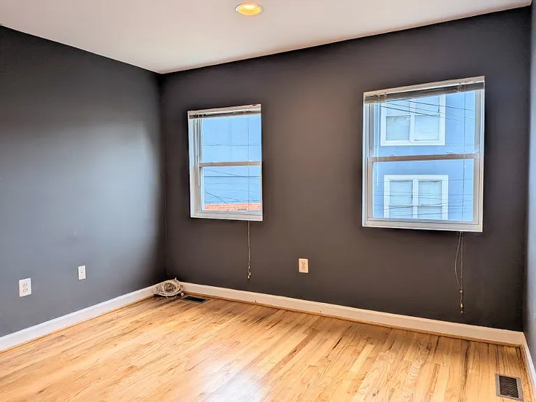1514 Constitution Ave NE — Photo 9