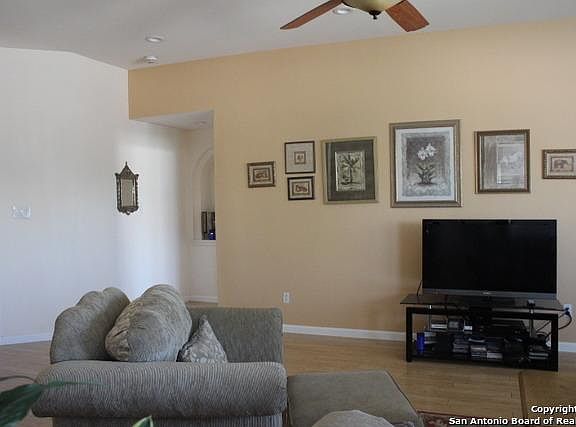 3rd image of 8803 Brae Crest Dr