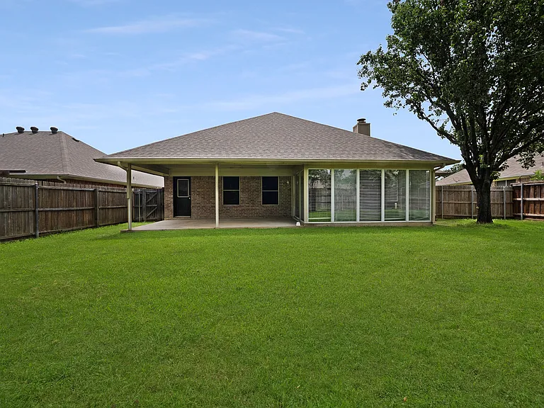 2910 Chisholm Trl — Photo 33