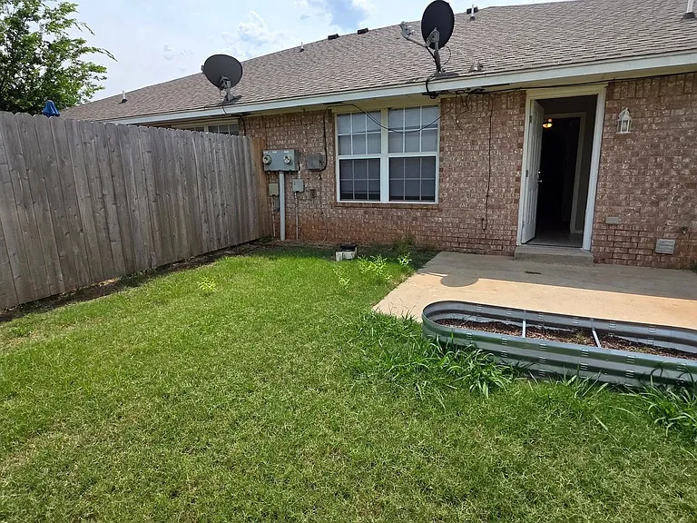 1716 W Palm Pl — Photo 28