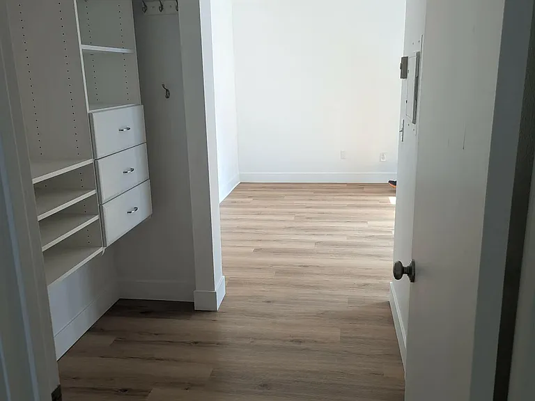 1516 E Pike St #204 — Photo 10
