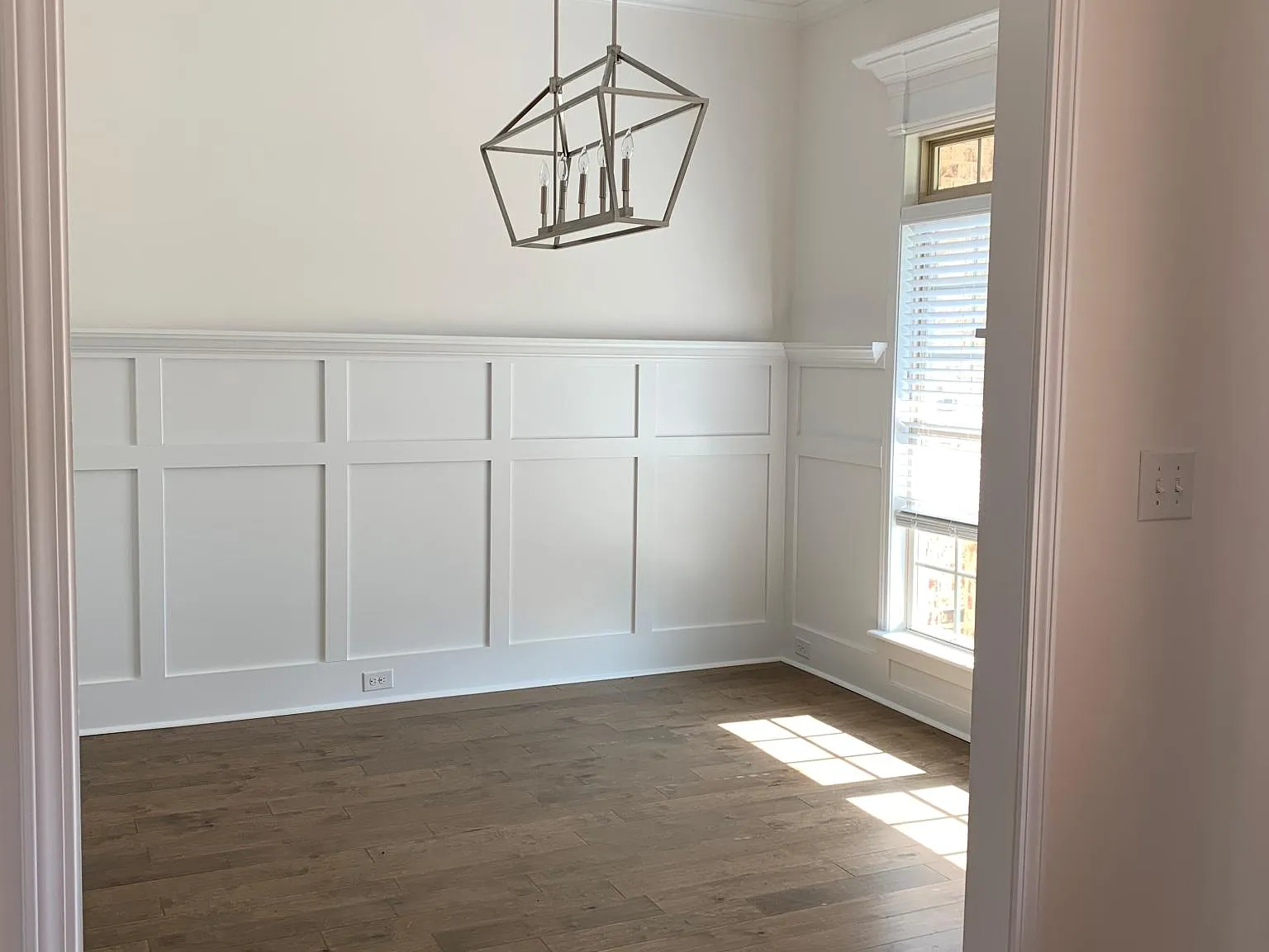 4 bed, 1966 sqft, $2,400 — Photo 2