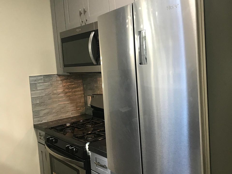 1st image of 506 Grove St APT 103