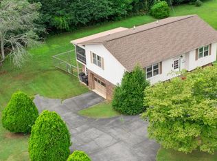 26 Meadowbrook Ct, Franklin, NC 28734