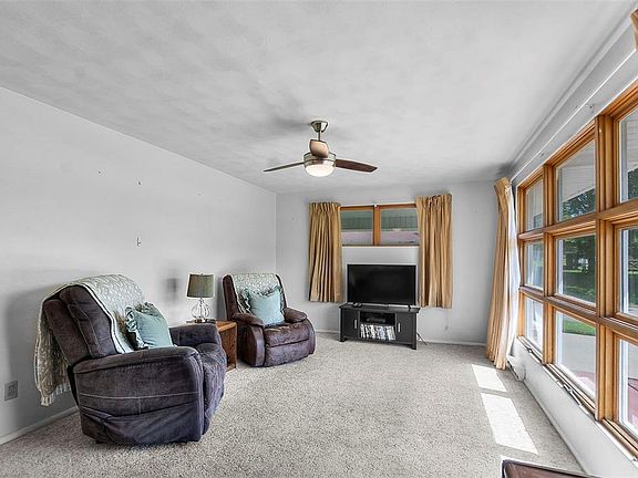 4th image of 1161 Landgraf Dr