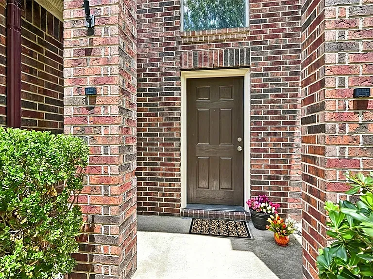 364 Hometown Pkwy — Photo 3
