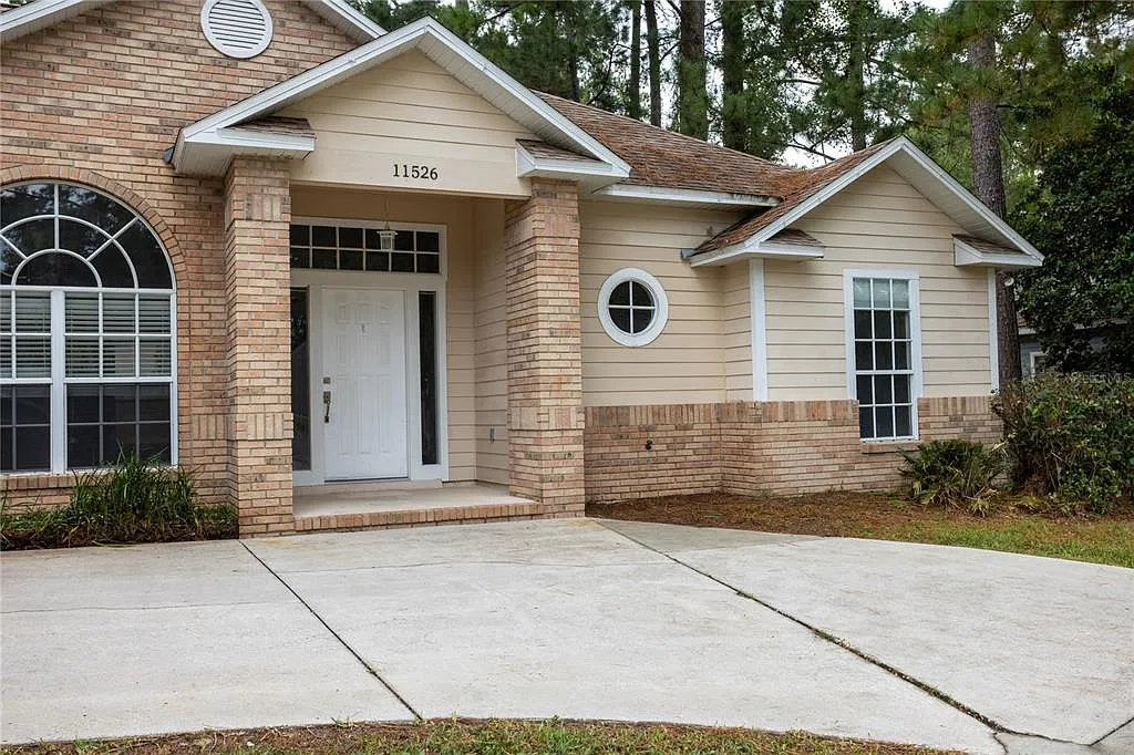 3 bed, 2.0 bath, 1777 sqft, $2,600 — Photo 4