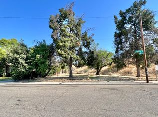 2243 E Cambridge Ave, Fresno, CA 93703