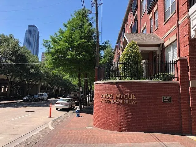 1 bed, 1.0 bath, 1203 sqft, $1,700 — Photo 2