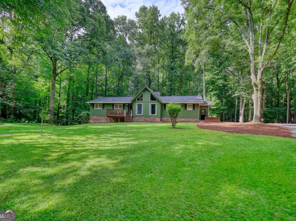 5090 Donald Dr, Loganville, GA 30052