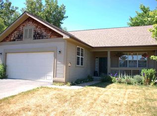 1496 Log Cabin Point, Fenton, MI 48430