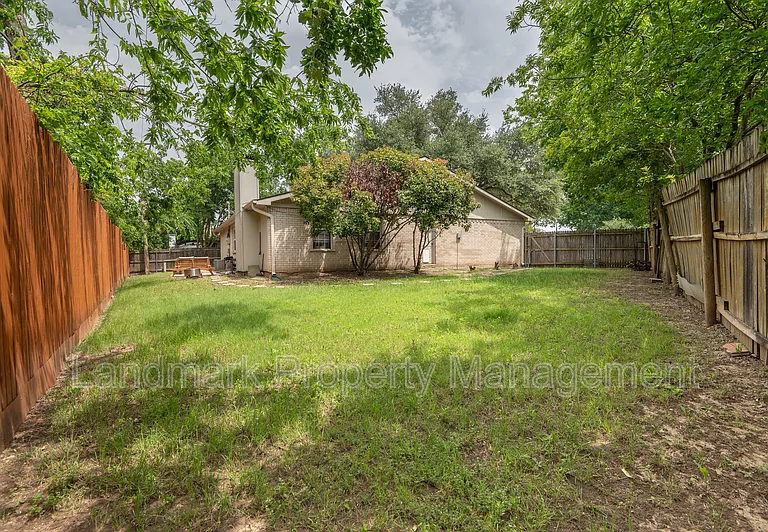 1903 Spies Springs Ct — Photo 24