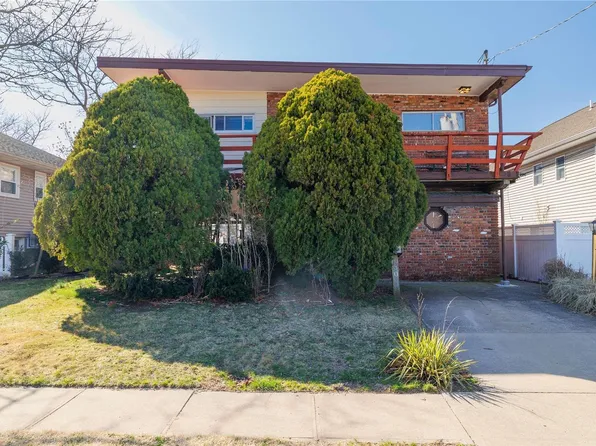 130 Garfield Street, Freeport, NY 11520