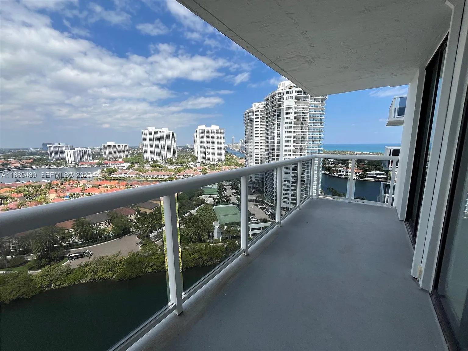 2 bed, 1049 sqft, $2,900 — Photo 1