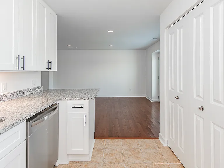5630 Pershing Ave #53 — Photo 8