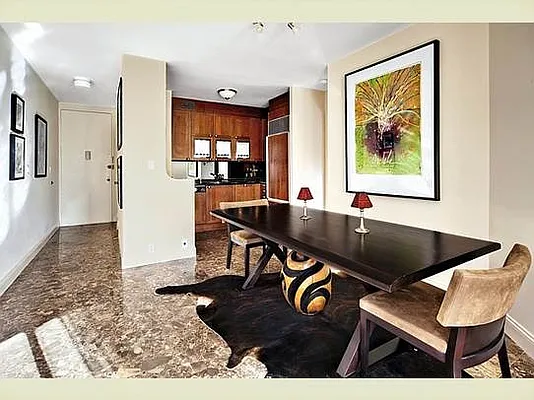Sold by Stribling | media 10