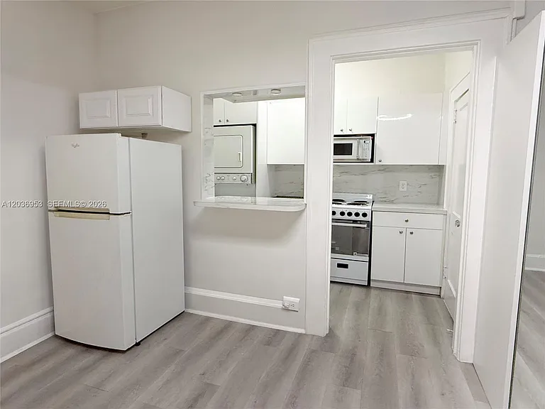 124 Mendoza Ave #1A — Photo 5
