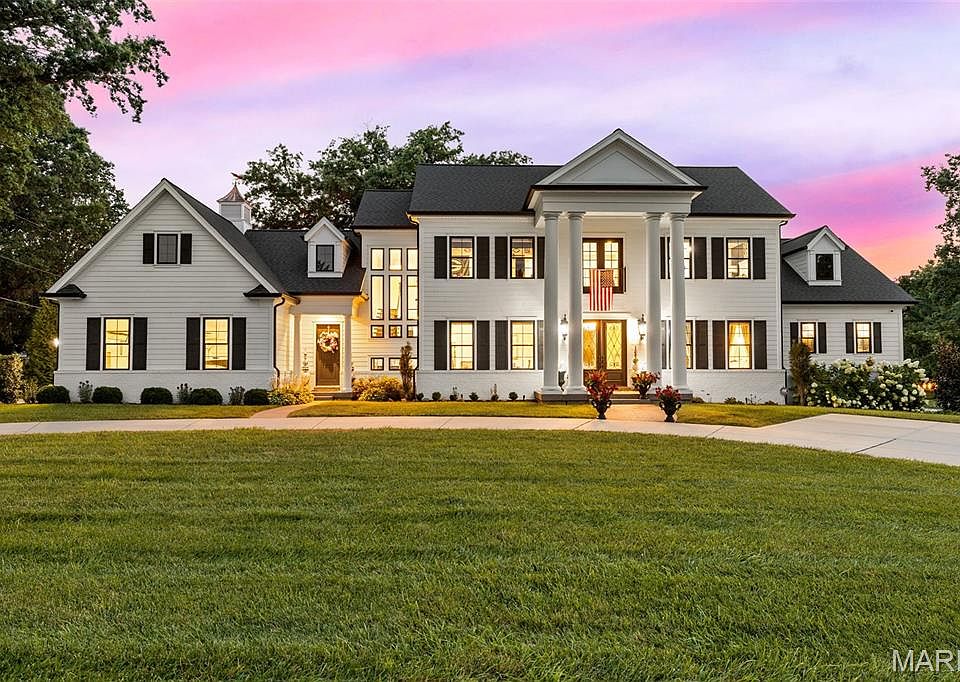 1st image of 3033 Fallbrook Dr