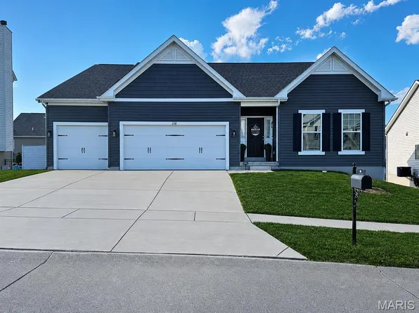 218 Carlton Point Dr, Wentzville, MO 63385