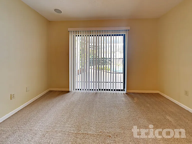 610 Oakmoss Dr — Photo 9