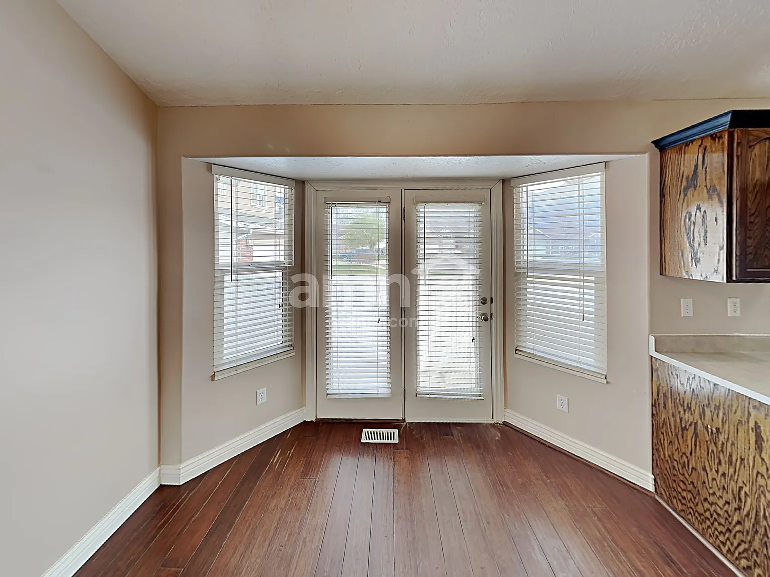 5 bed, 3.0 bath, 2519 sqft, $2,890 — Photo 4