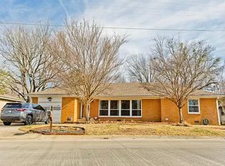 506 N Crownpoint Dr, Ada, OK 74820