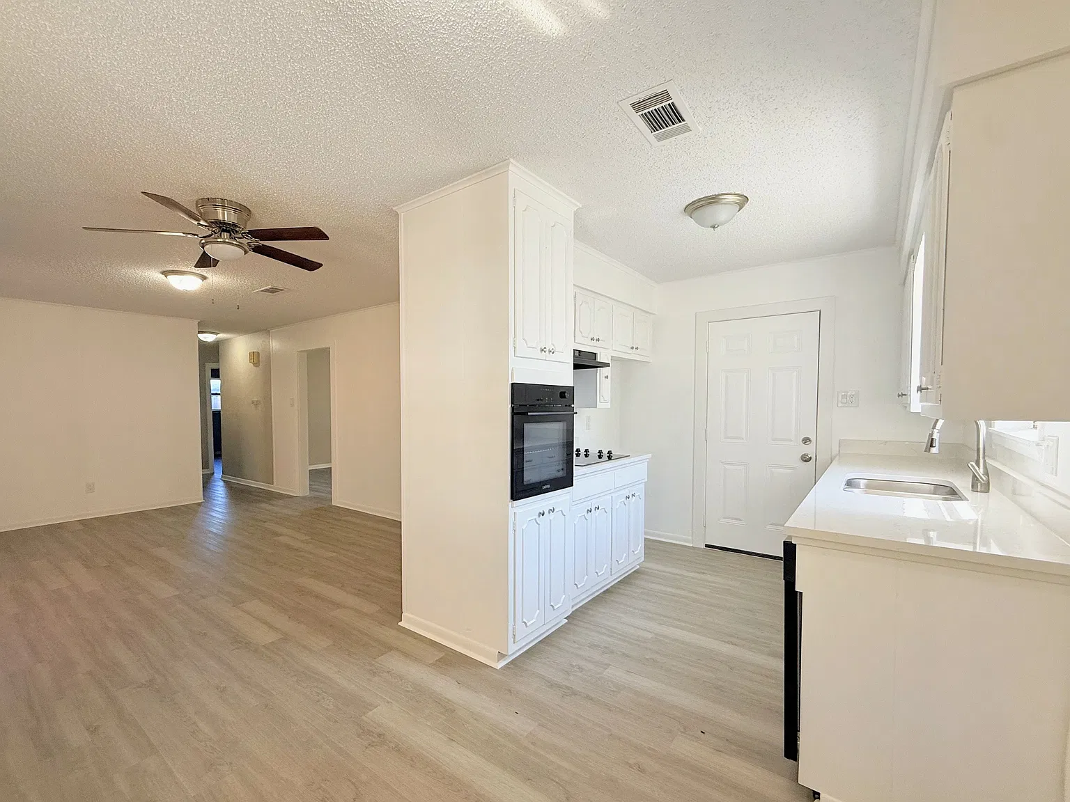3 bed, 1486 sqft, $1,795 — Photo 4
