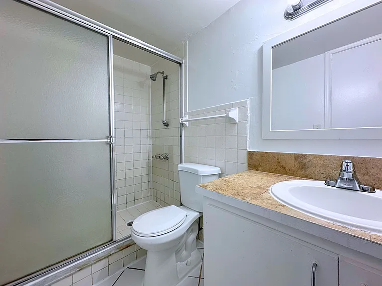 519 W Kalmia Dr #2 — Photo 7