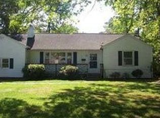 302 Mistletoe Dr, Newport News, VA 23606