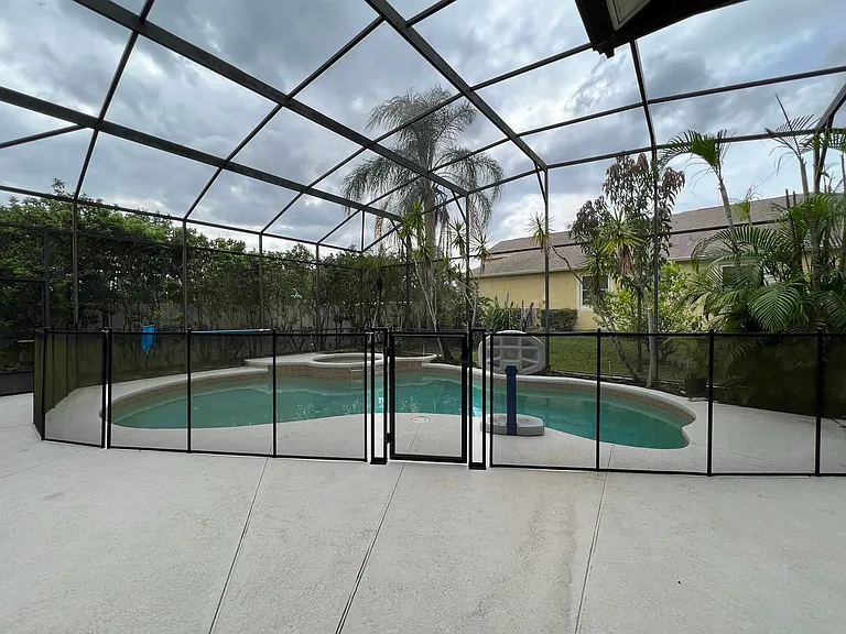 10008 Canopy Tree Ct — Photo 13