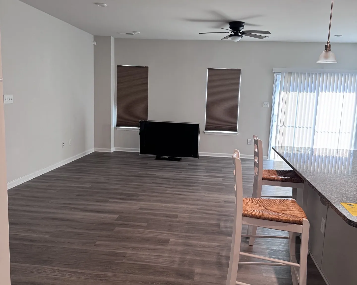 3 bed, 2.5 bath, 1841 sqft, $2,600 — Photo 3