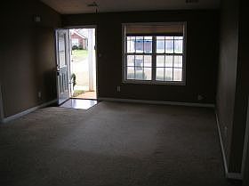 3rd image of 16 Lexington Dr