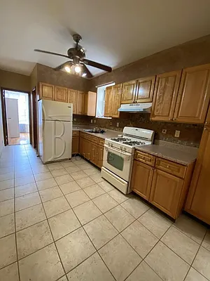 Rented by Bouklis Group | media 18