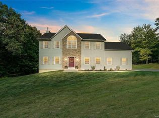 3 Coleman Dr, Campbell Hall, NY 10916