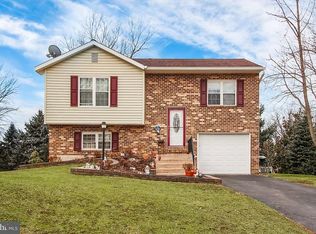 3613 Harrowgate Rd, York, PA 17402