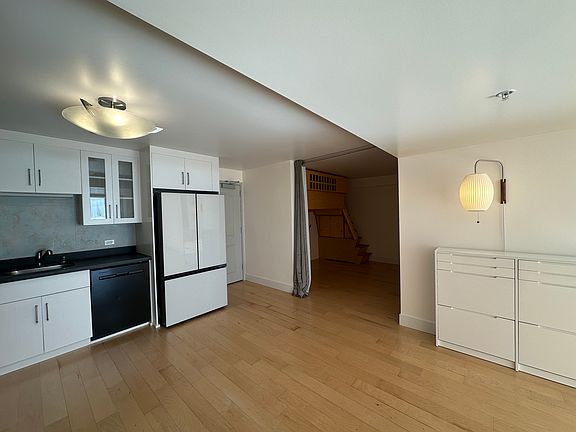 4th image of 1009 Kapiolani Blvd APT 2707