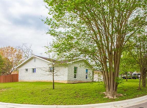 3rd image of 7104 Geneva Dr