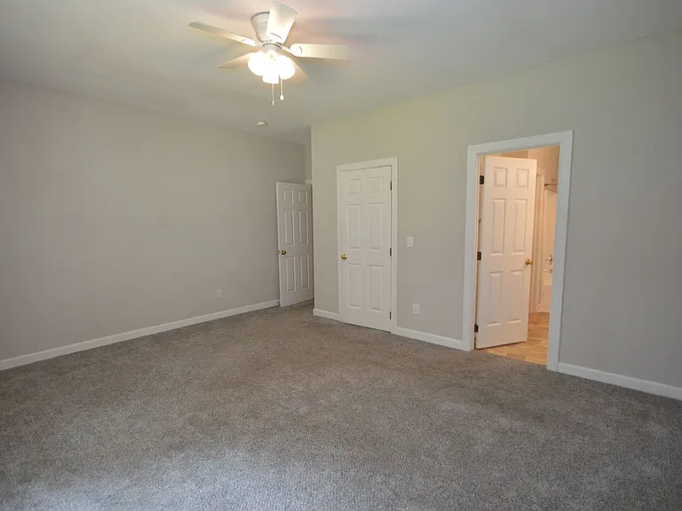 3319 Philmont Dr — Photo 10