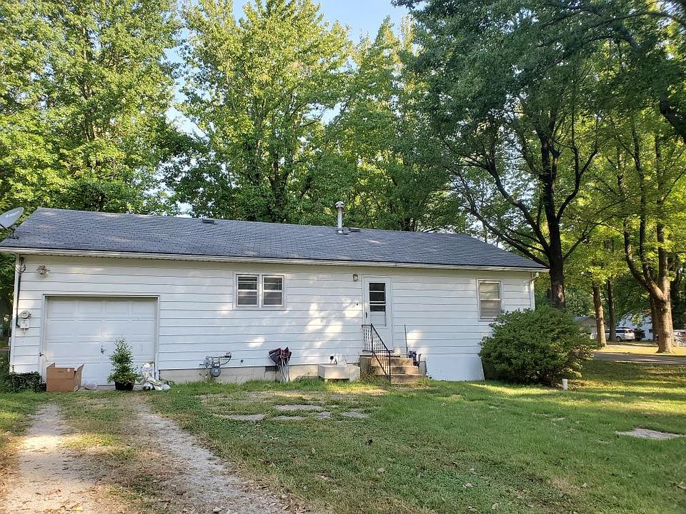 2nd image of 402 Opal St