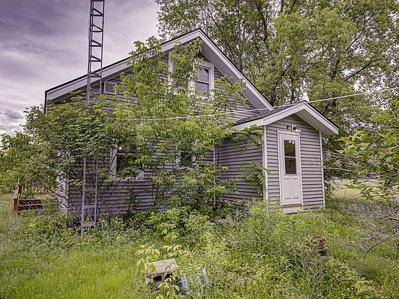 4th image of 426 Maple Avenue