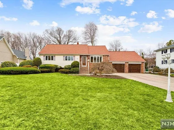 670 Chestnut St, Washington Township, NJ 07676