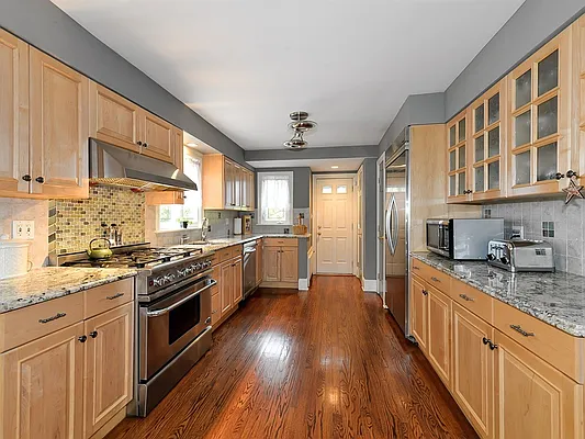 Sold by Exit Kingdom Realty | media 10