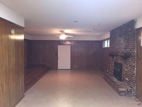 3rd image of 1800 Conerly Dr